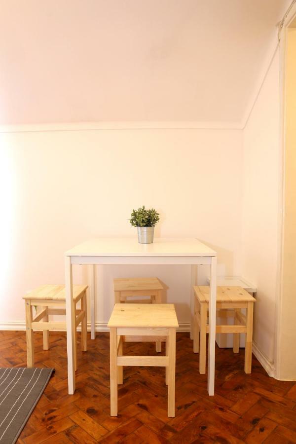 White Cosy Apartment ลิสบอน ภายนอก รูปภาพ